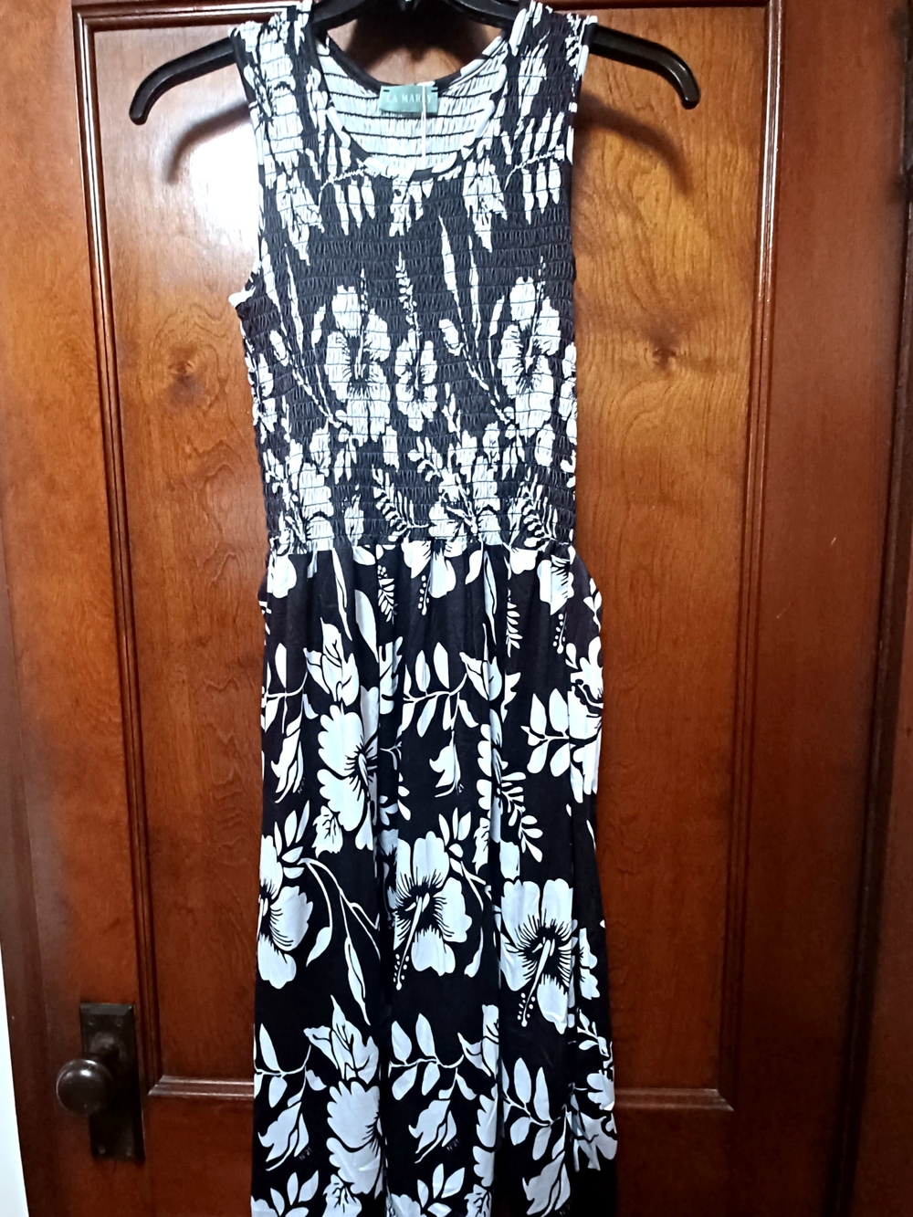 BLACK & WHITE FLORAL SMOCKED MIDI DRESS-(NWT)
